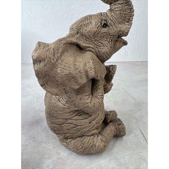 The‎ Herd Peanut Sr. Elephant #3136 Martha Carey Tusk Missing Small Chips - Picture 9 of 11